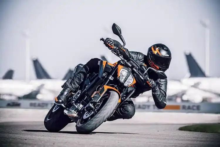 ktm2021标准款duke890户外图集