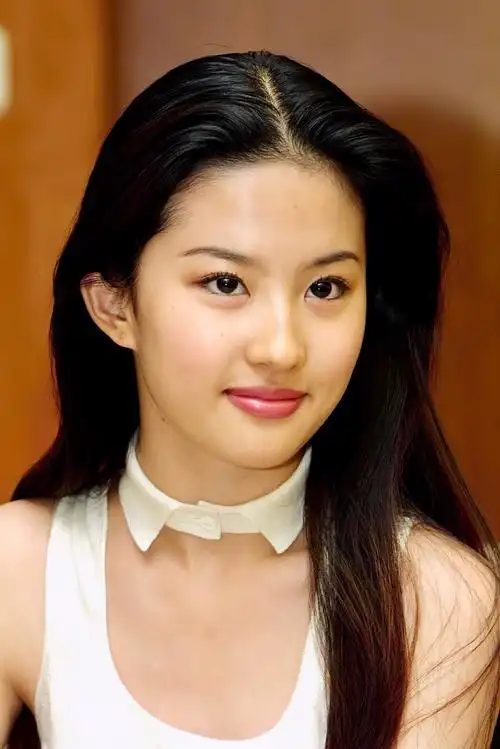 那年的怼脸老照,原图无修,是本真的少女模样～#15岁的刘亦菲有多美