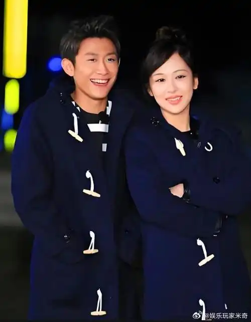 主持人问杨紫:"如果让你和张一山拍吻戏,你会不会很高兴?