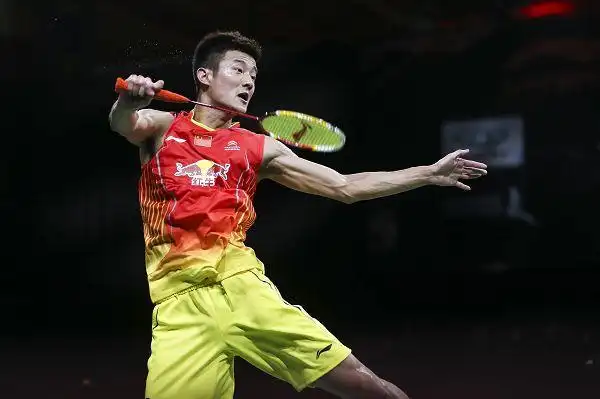 图文羽球世锦赛谌龙进决赛谌龙高高跃起