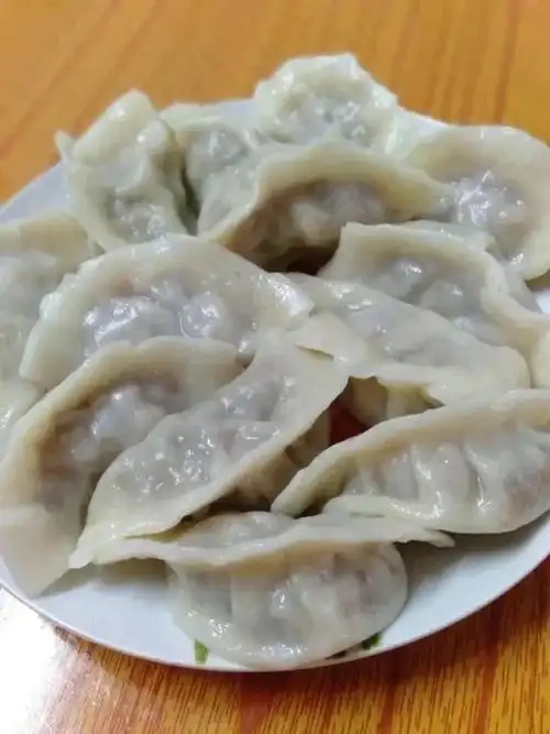 秋日紫薇做的猪肉虾仁香菇玉米馅饺子