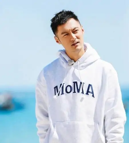 新手超爸余文乐,短发新发型超清爽!