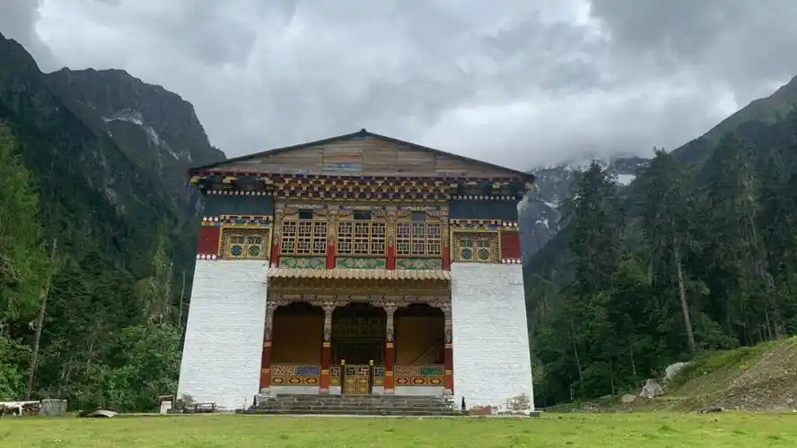 波密树葬文化地卓龙沟景区