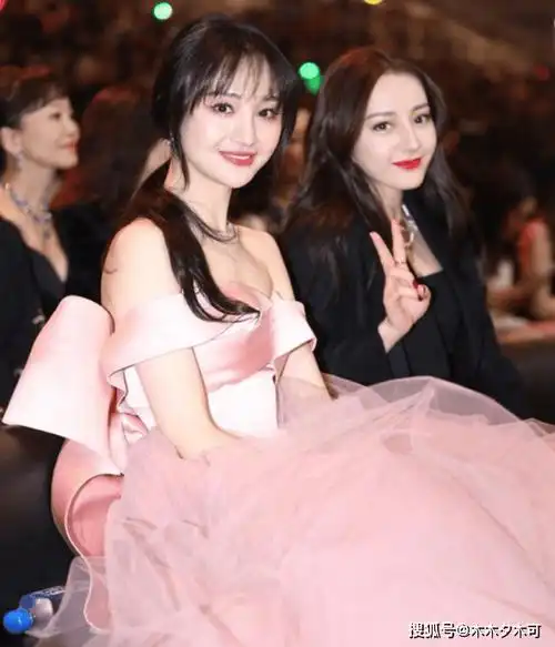 《花儿与少年》节目组搞事情,把郑爽放进去充数,秦岚公然吐槽