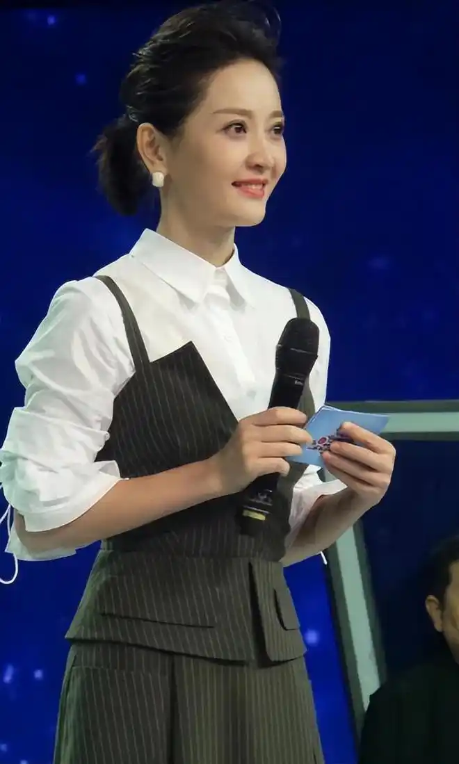 "财经一姐"谢颖颖:音乐专业出身,为何走上了财经主持道路