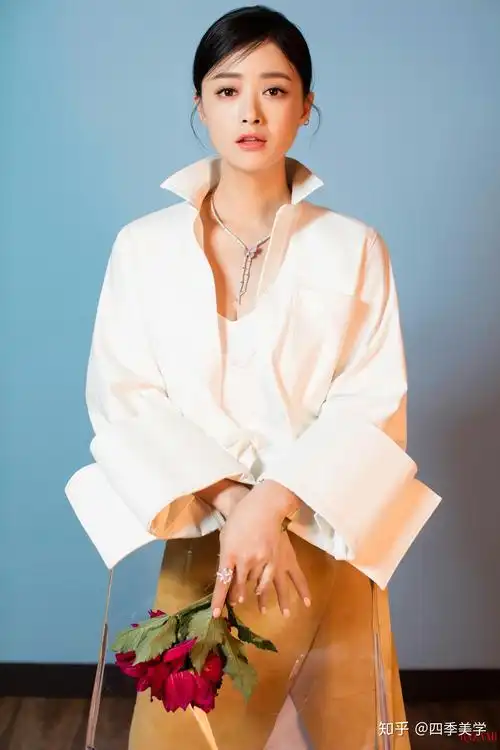 古典型美女原来蒋欣是这样子的