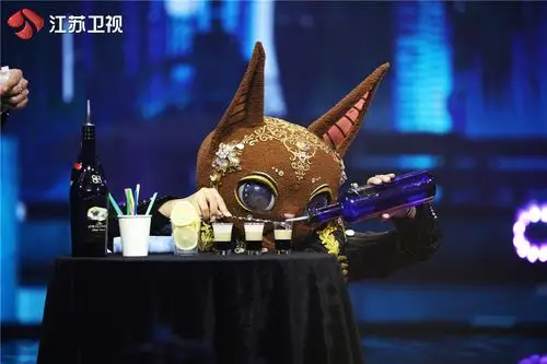 蒙面唱将猜猜猜第五季首发唱将震撼开唱蒙面吉祥物爆笑暖场