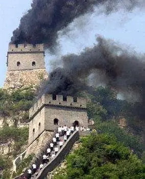 这位专家做实验证明烽火台烧狼粪报警是个谬传这是不可能的