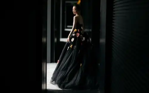 电脑壁纸 明星 大陆明星 倪妮性感美艳写真