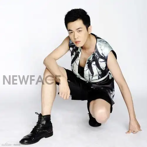 娱乐界的新宠美男子张若昀张若昀newface写真美图