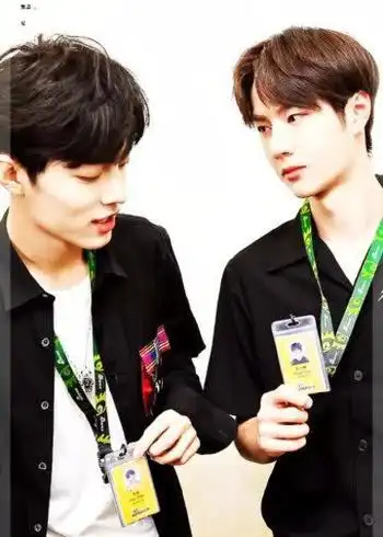 王一博肖战:世人皆说你看我的眼神太过炙热,却不知我看你的眼神也不