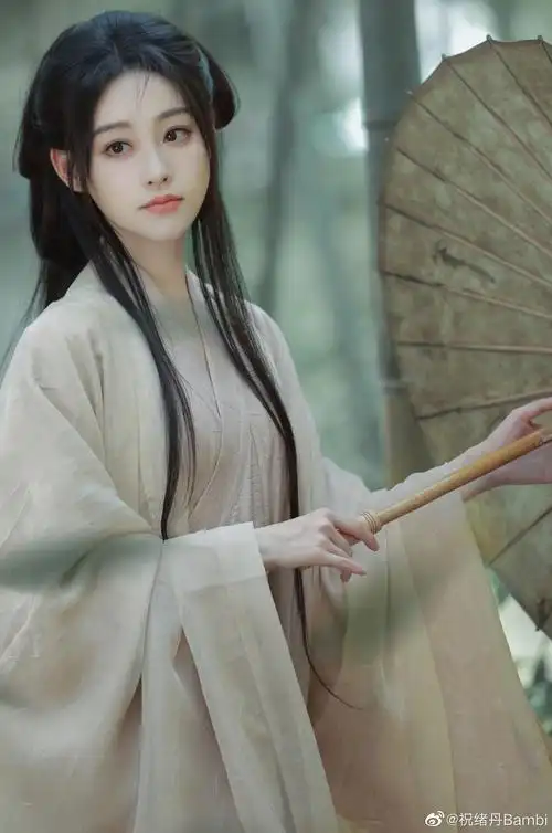 祝绪丹竹林撑伞写真9615 素衣撑伞的古风美人
