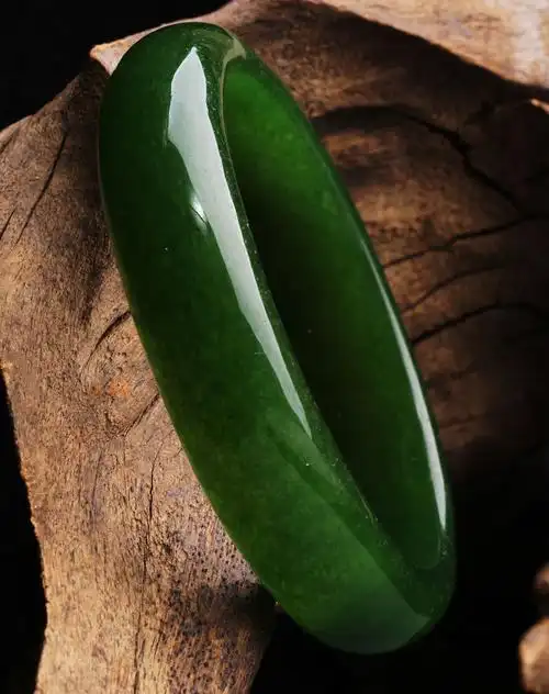 石英岩玉(俗称台湾玉)手镯(中号)