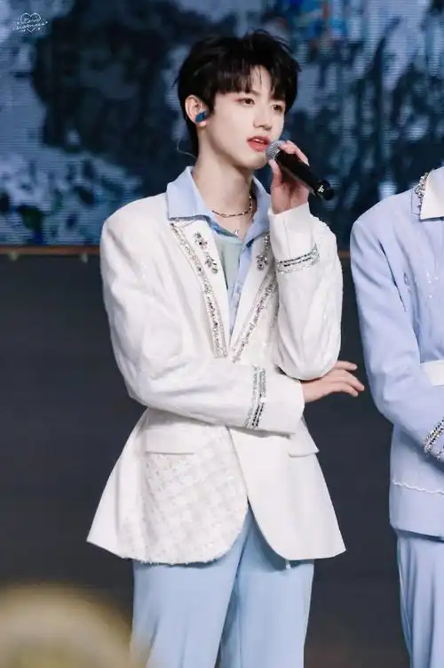 tf家族三代演唱会##朱志鑫舞台饭拍