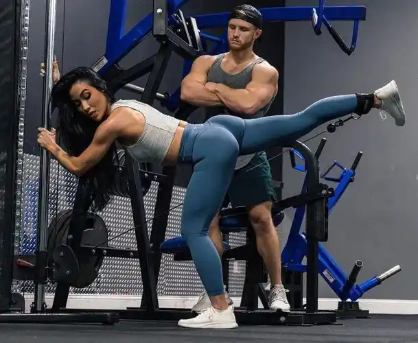 无数健身大v在练的高效翘臀训练,看看你在练哪几个?