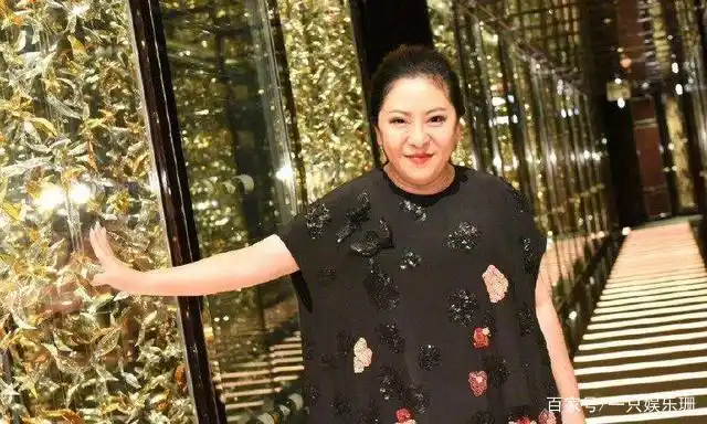 向太因心梗入院急救,感叹生命的可贵,身体总跟陈岚"开玩笑"