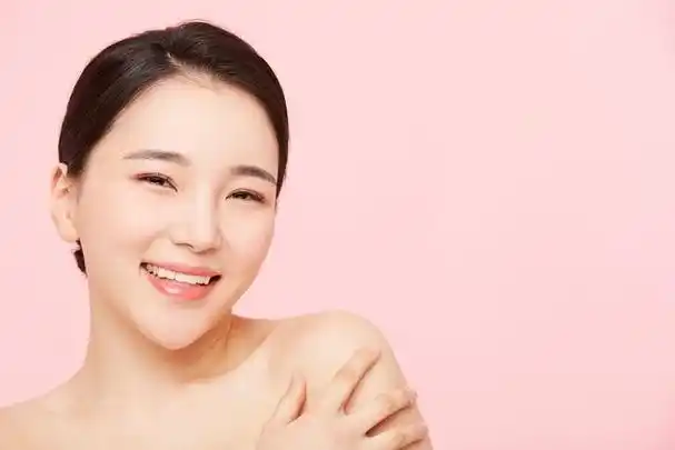 女孩子们一定要明白:可能不是一切都靠颜值,但是好的颜值,光滑的皮肤