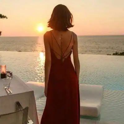 高清超仙海边性感露背女头78_女生头像_我要个性网