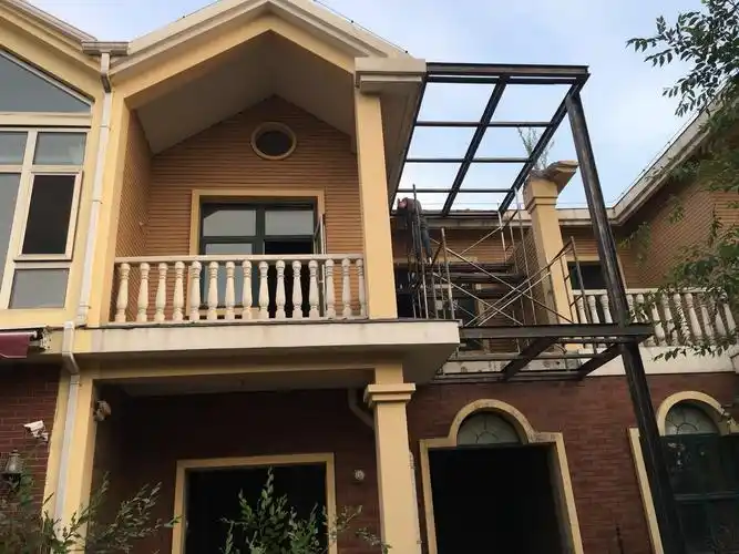 别墅扩建施工现场