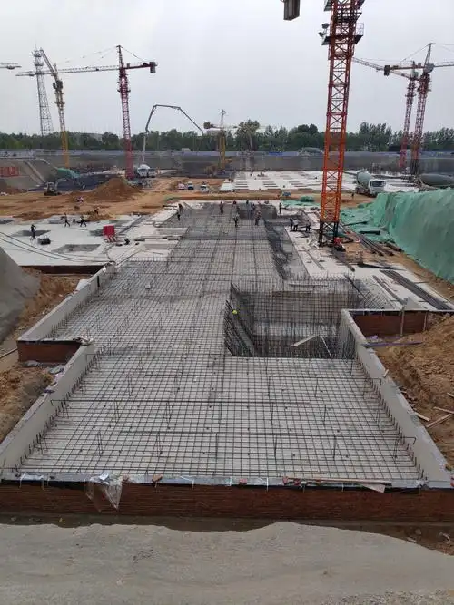 7号楼筏板基础钢筋完成30%.
