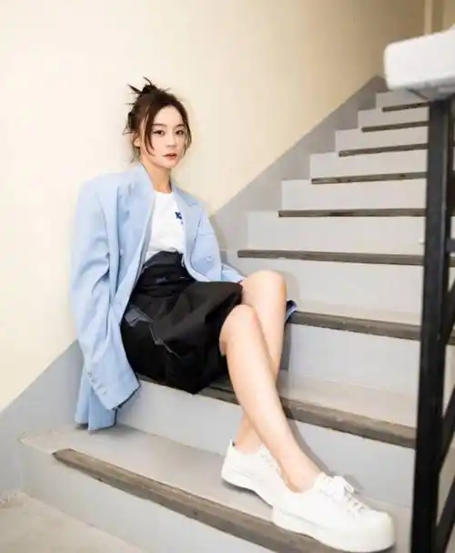 大概刚靠马甲线逆袭的时分非常多人或是抱了看看再说的立场,但对峙为