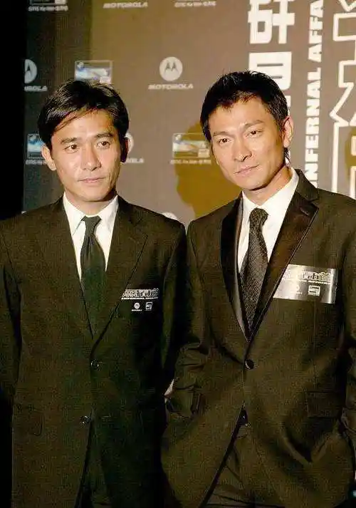 谭咏麟现身央视春晚第三次联排:12年前是小虎队,今年是温拿五虎