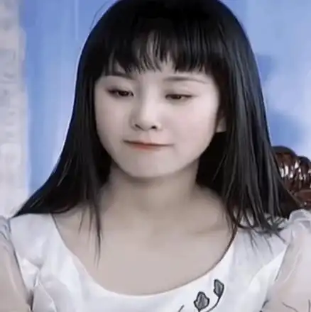 刘诗诗旧照,短发齐刘海甜美可人,引发网友盛赞_腾讯新闻