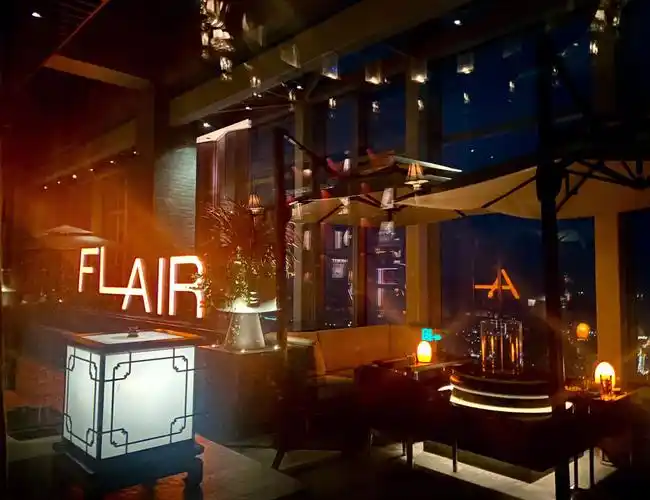 南京最高酒吧丽思卡尔顿62层flair