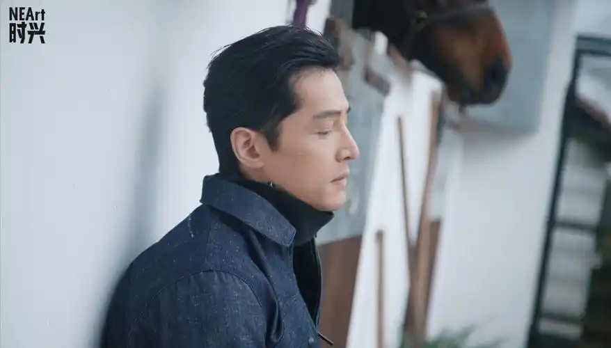 胡歌一人分饰五角登上热搜凭什么