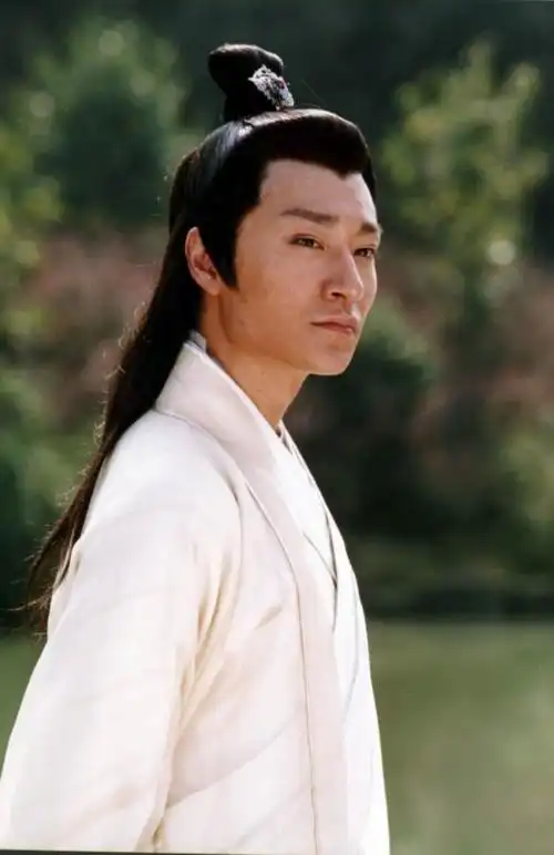 图文:《书剑情侠柳三变》定妆照--李宗翰俊朗造型