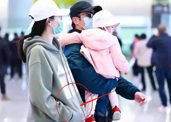 苗苗发布三胎孩子照片!穿熊猫衣超可爱,3年生3娃被疑捆绑郑恺