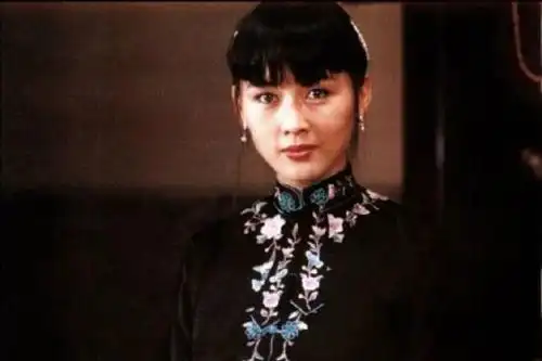 24岁凭"山杏"走红,因家暴离婚后遇到幸福,47岁仍然这么好看!