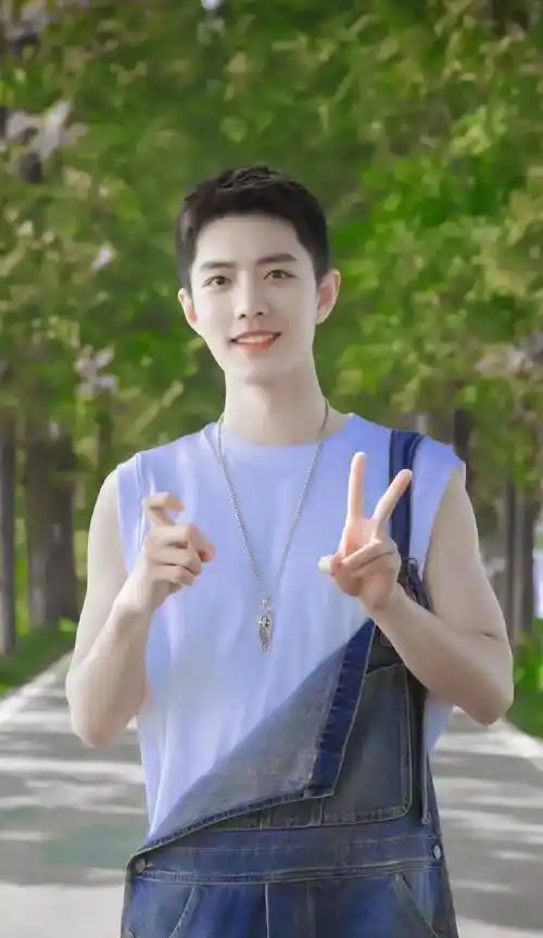 肖战美图十三从剪寸头开始,更心动了(上篇)_飞吻_的力量_造型