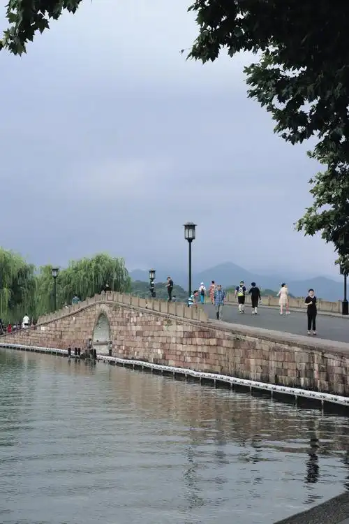 置顶#带着微博去避暑#  盛夏了,该去杭州西湖避避暑吧6315