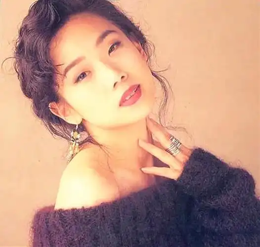 林忆莲分手一年才官宣,疑为男友洗脱出轨嫌疑,因对方被曝有新欢