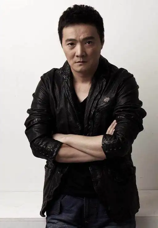 #如懿传#  【汪俊自称后悔接《如懿传》:对不起周迅霍建华】 清宫剧《