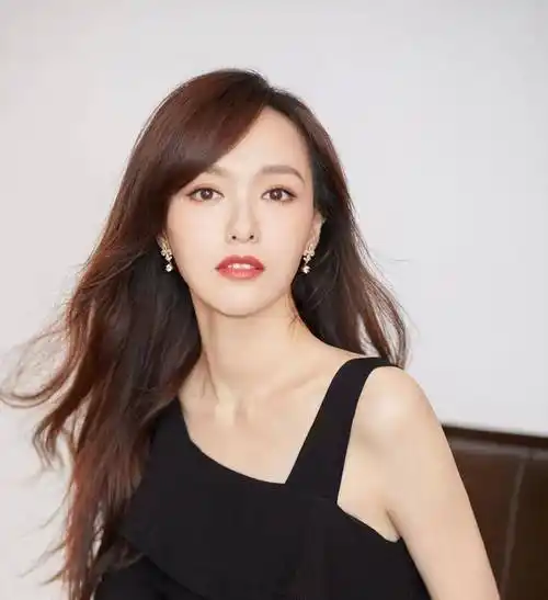 唐嫣拍摄突然被居家,罗晋亲自开车来接她回家,看到了爱情的样子_女儿