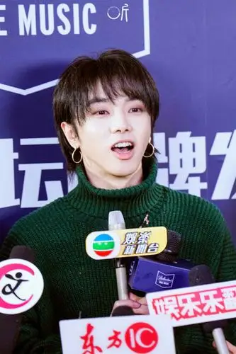 华晨宇__华绒绒