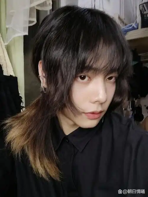 长发男之有无刘海判若两人 怎么办最近想留全发了,刘海一两个星期就要