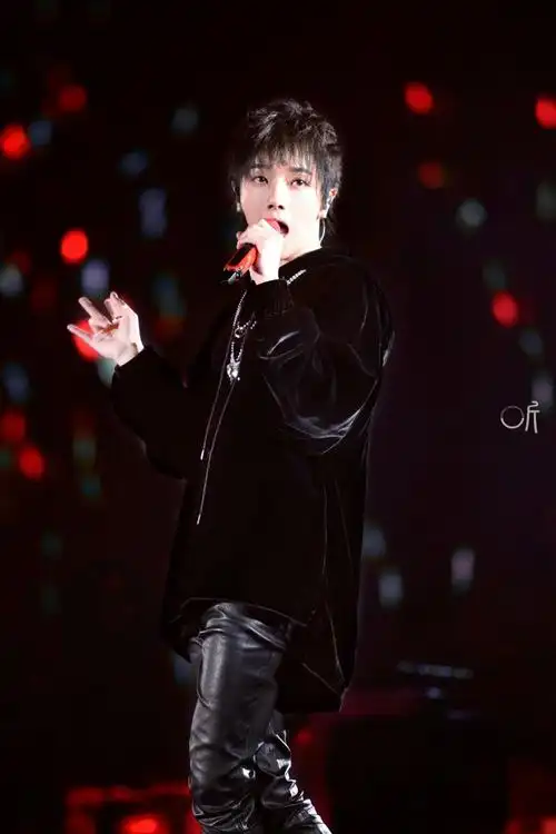 华晨宇 2017 10/13/14 火星演唱会 高清壁纸