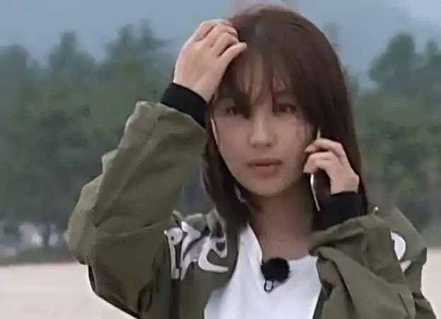 李菲儿想你的夜多希望你在我身边唱歌gif动图_动态图_表情包下载_soo