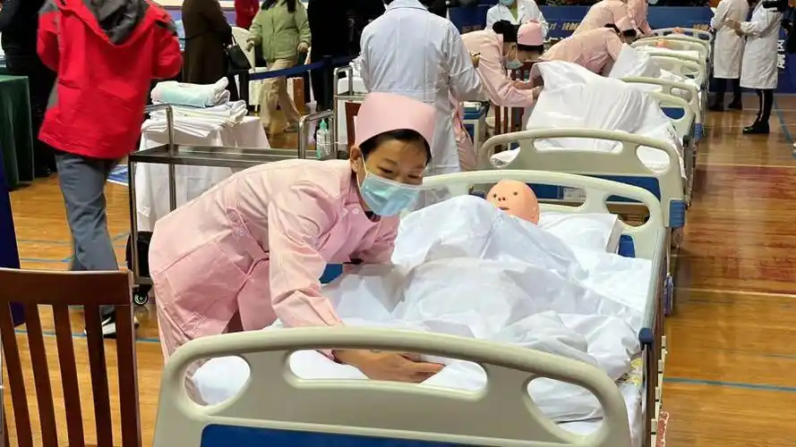 为浦东培养养老护理人才,破解"招,育,用,留"难题_上观新闻