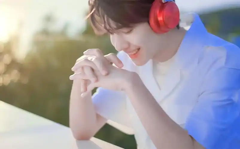 王一博 | 陪你到世界之巅