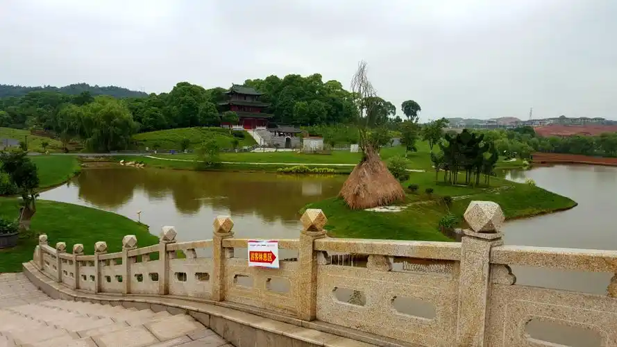 明月之路------畅游宜春花博园