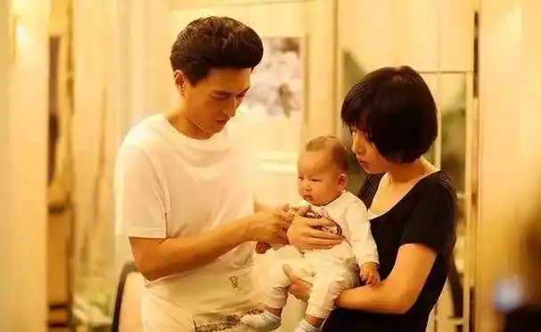 演员李佳:一婚嫁富商,二婚嫁靳东,40岁生二胎