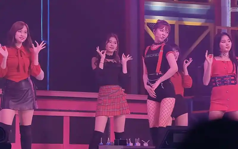 【4k】韩国女团twice-im gonna be a star-舞台热舞音乐现场