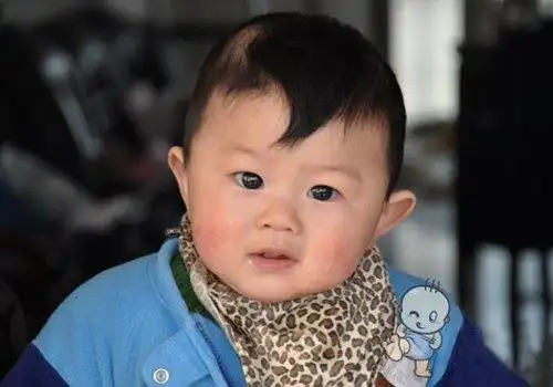 看了这么多宝宝桃子头发型视频 怎么剃小男孩桃心头发型当有十成把握