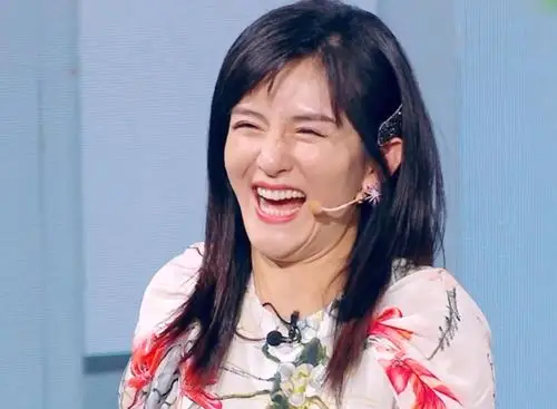 谢娜《笑起来真好看》跌至3.