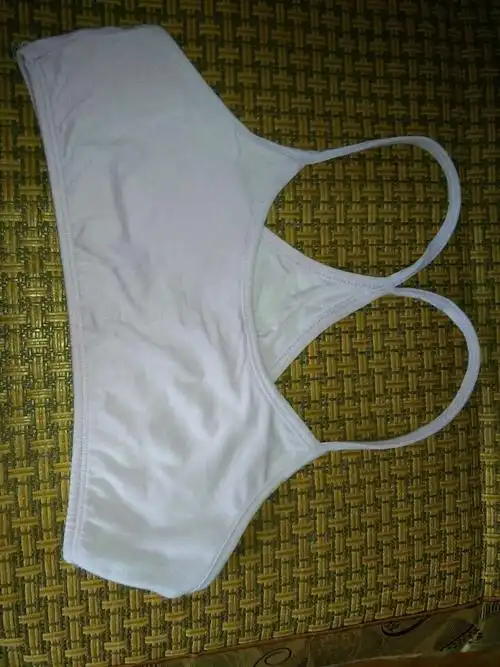 4,高中女生应该有钢圈文胸吗?我可以穿背心吗?