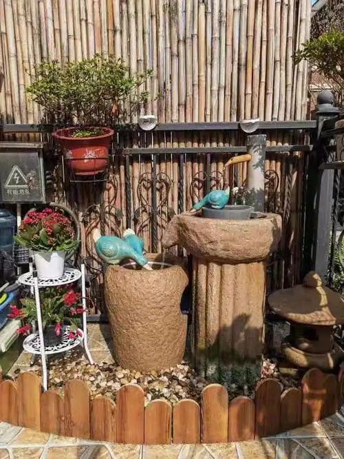 在阳台做这样的流水造景,太美啦!